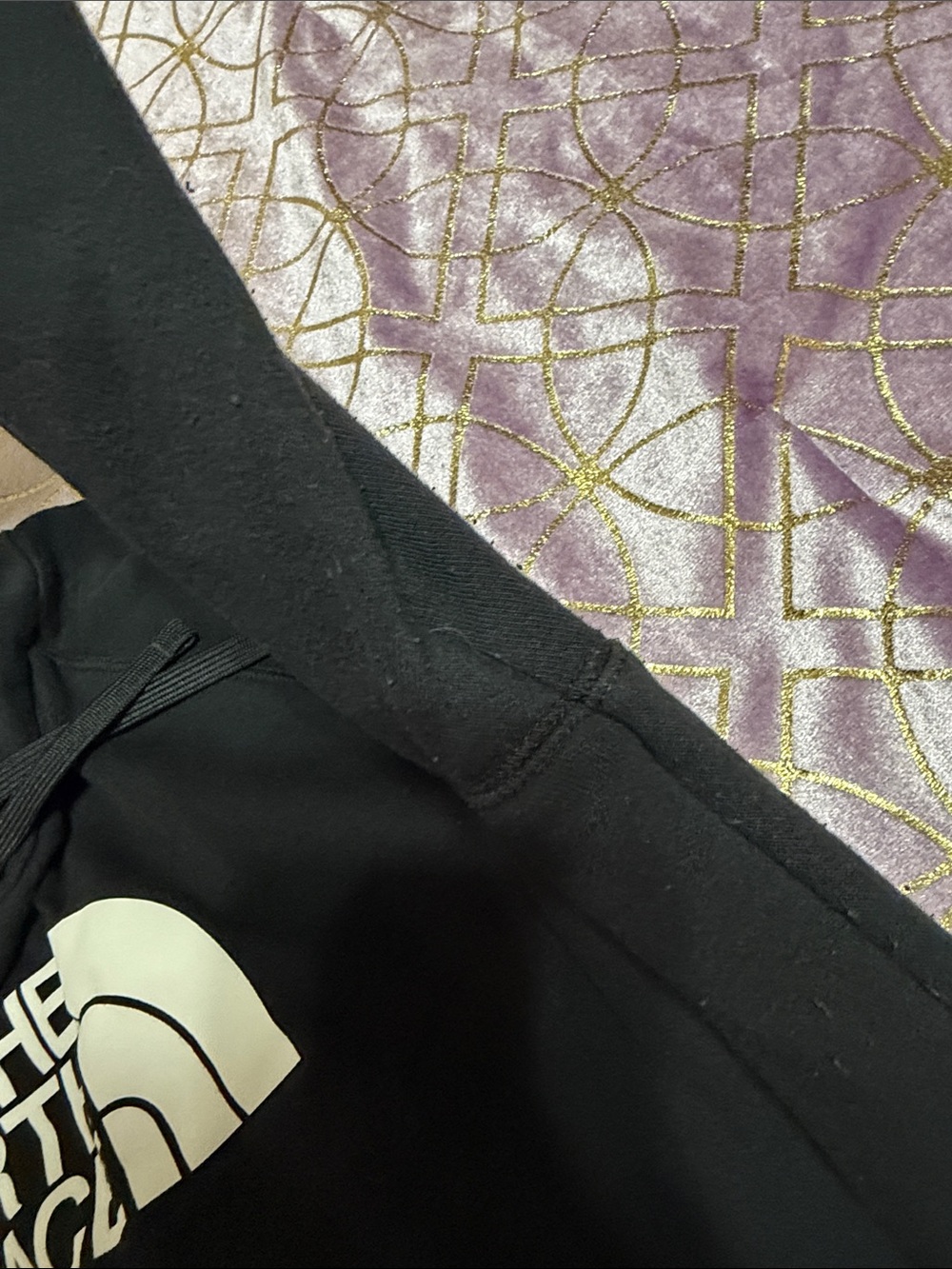 ๐ฅ WOMANS The North Face Black Hoodie with White Logo - Picture 5 of 10